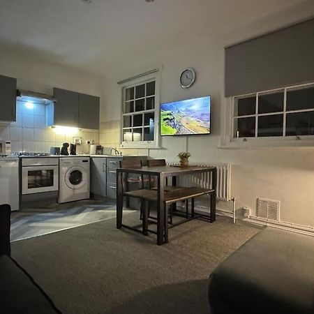 Апартаменты Flat In The Heart Of Camden Town Лондон Экстерьер фото